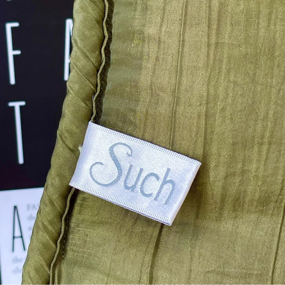 Such Home Collection Olives Green Filled Pillow W 17” / D 17” / H 4